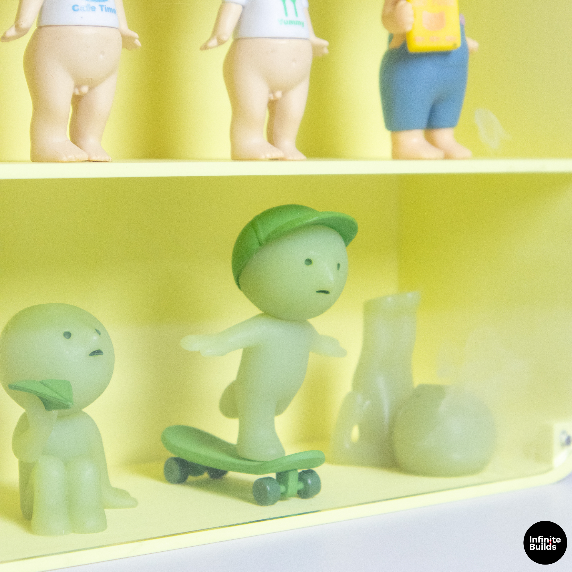 SMISKI & Sonny Angel Display Shelf Art Toy