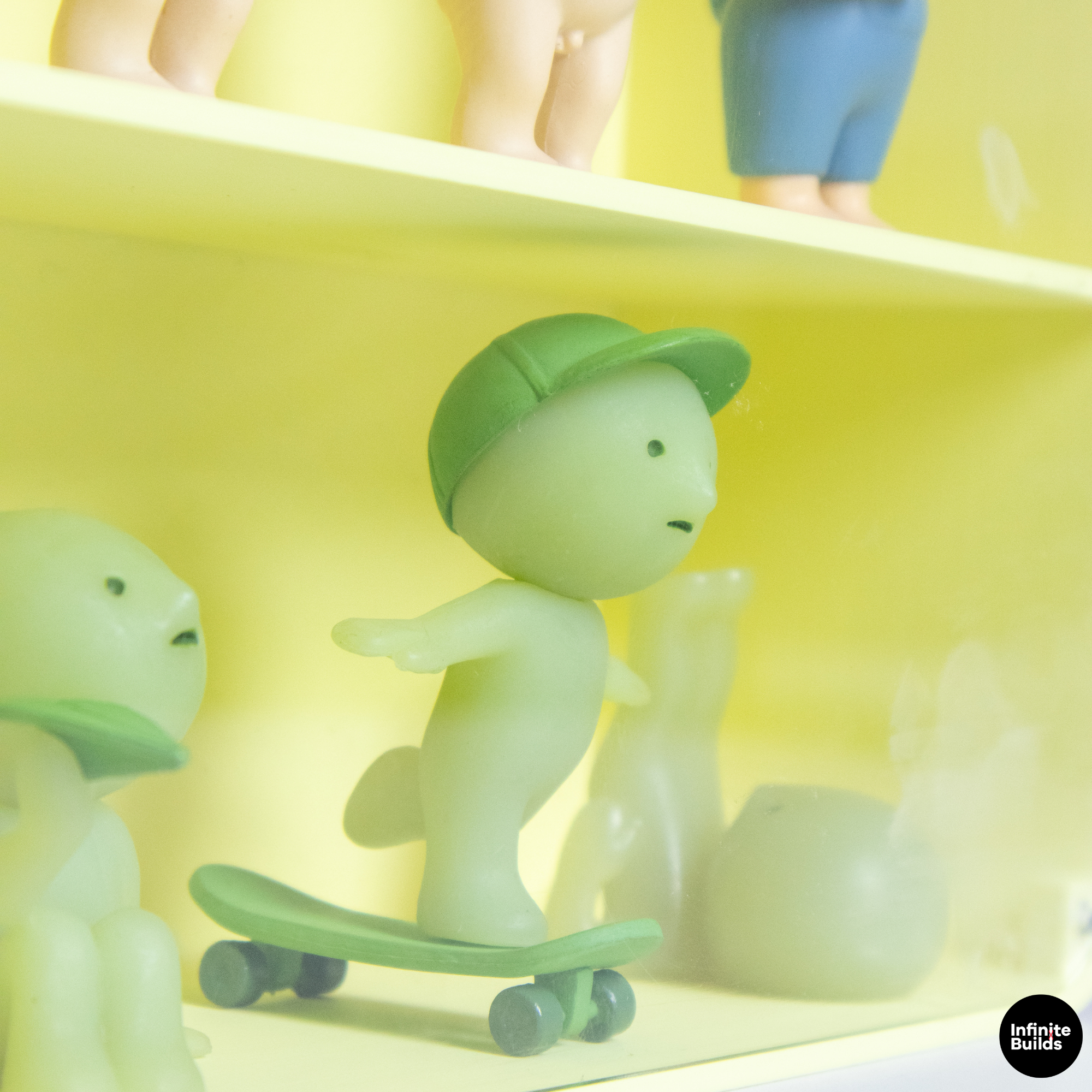 SMISKI & Sonny Angel Display Shelf Art Toy