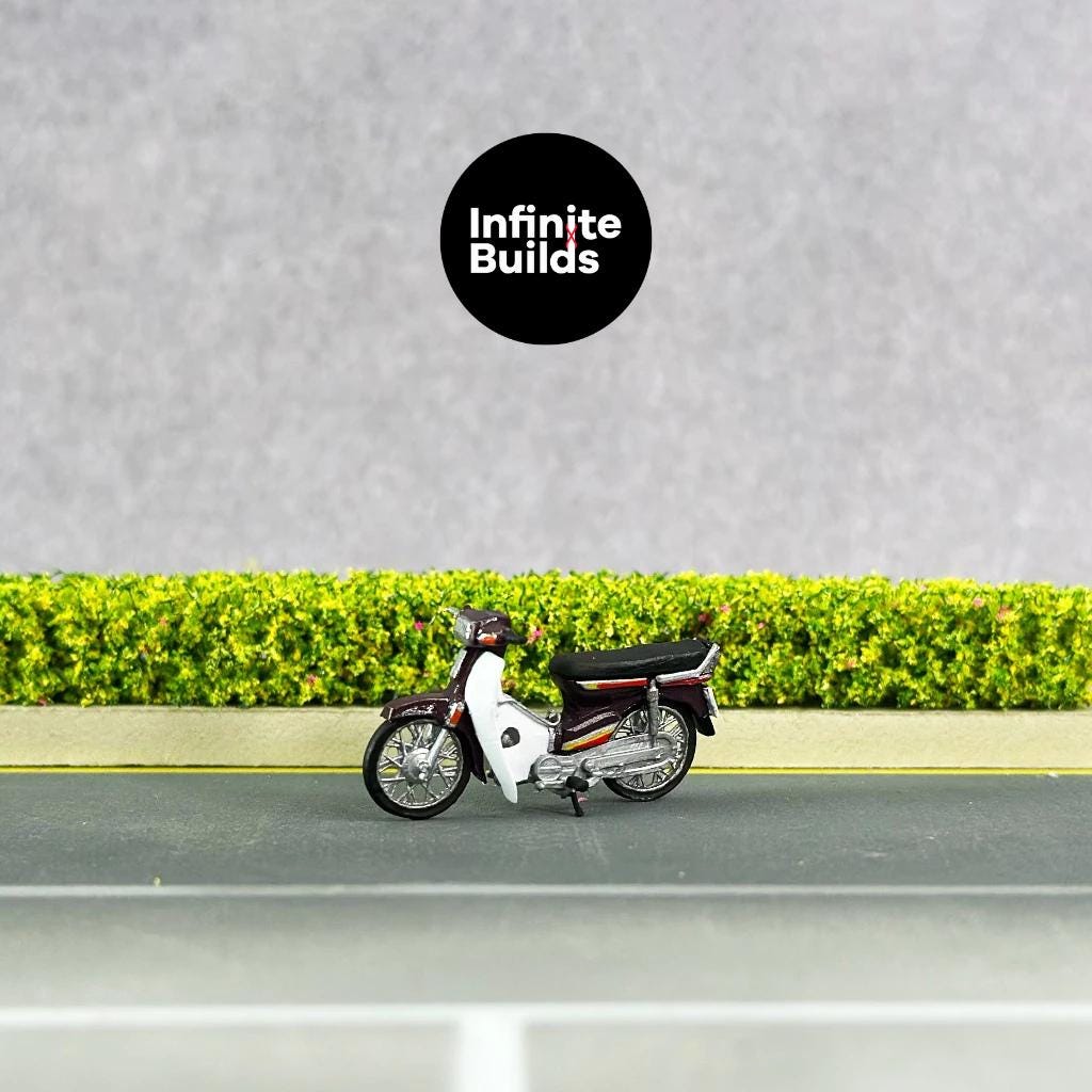 Miniature Honda Dream II Motorbike | 1:64 Scale | Model Scooter | Figure Collector | Vietnamese Scooter | 3D Resin Printed | Diorama