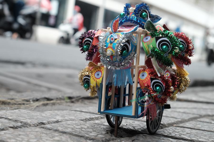Miniature Lion Dance Street Cart | 1:12 Scale | DIY Kit | Vietnamese Miniature | Miniatures for Dollhouse | Dollhouse Kit