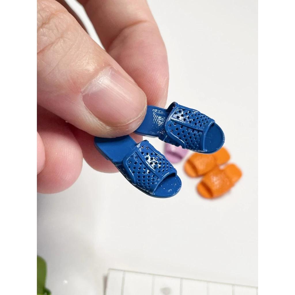 Miniature Vietnamese Honeycomb Sandals | 1:6 Scale Pair | Multi-Color Options | ABS Plastic | Dollhouse Shoes | Retro Asian Footwear Mini