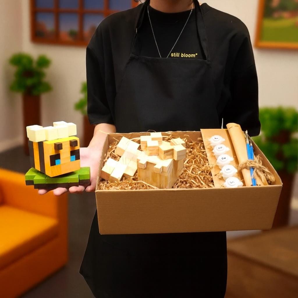 Minecraft Wooden Bee Model & DIY Painting Kit | Handmade Natural Wood Toy, Collectible Gamer Gift, Kids Craft Activity