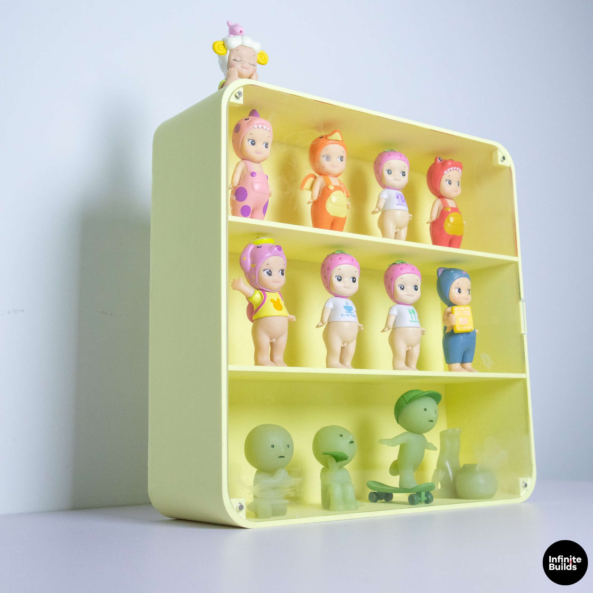 SMISKI & Sonny Angel Display Shelf Art Toy