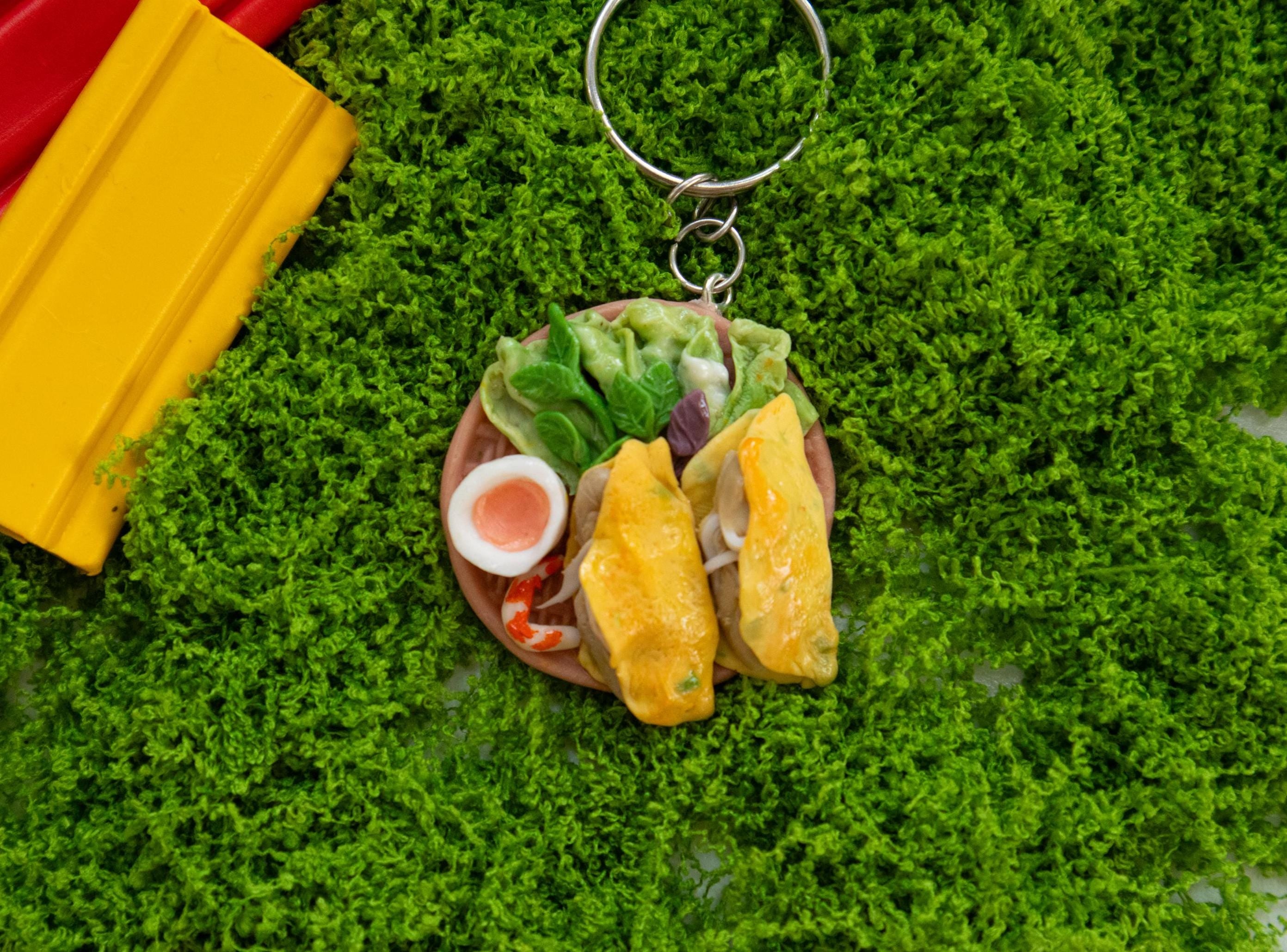 Handmade Bánh Xèo Keychain: Miniature Vietnamese Pancake Charm