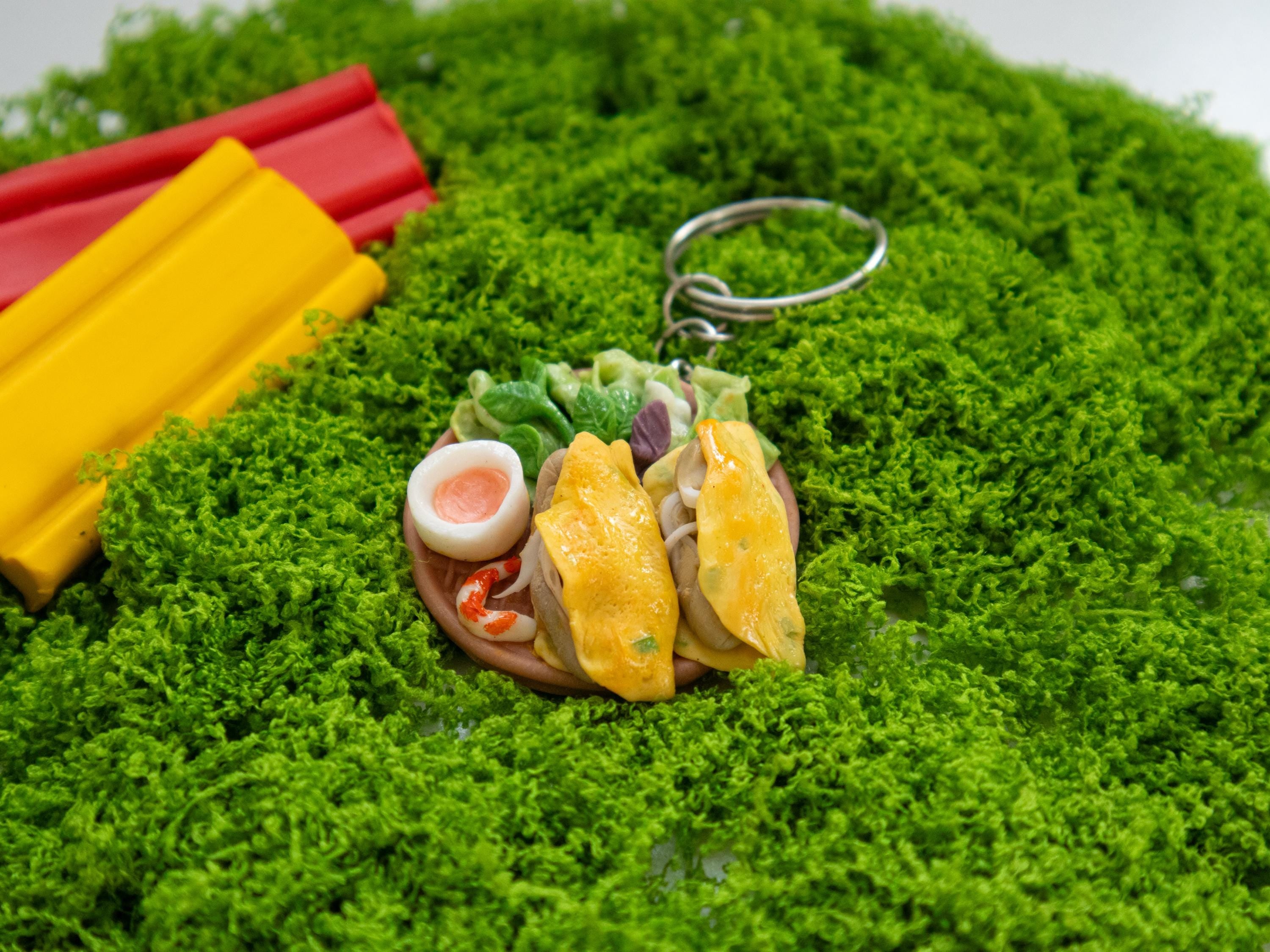 Handmade Bánh Xèo Keychain: Miniature Vietnamese Pancake Charm