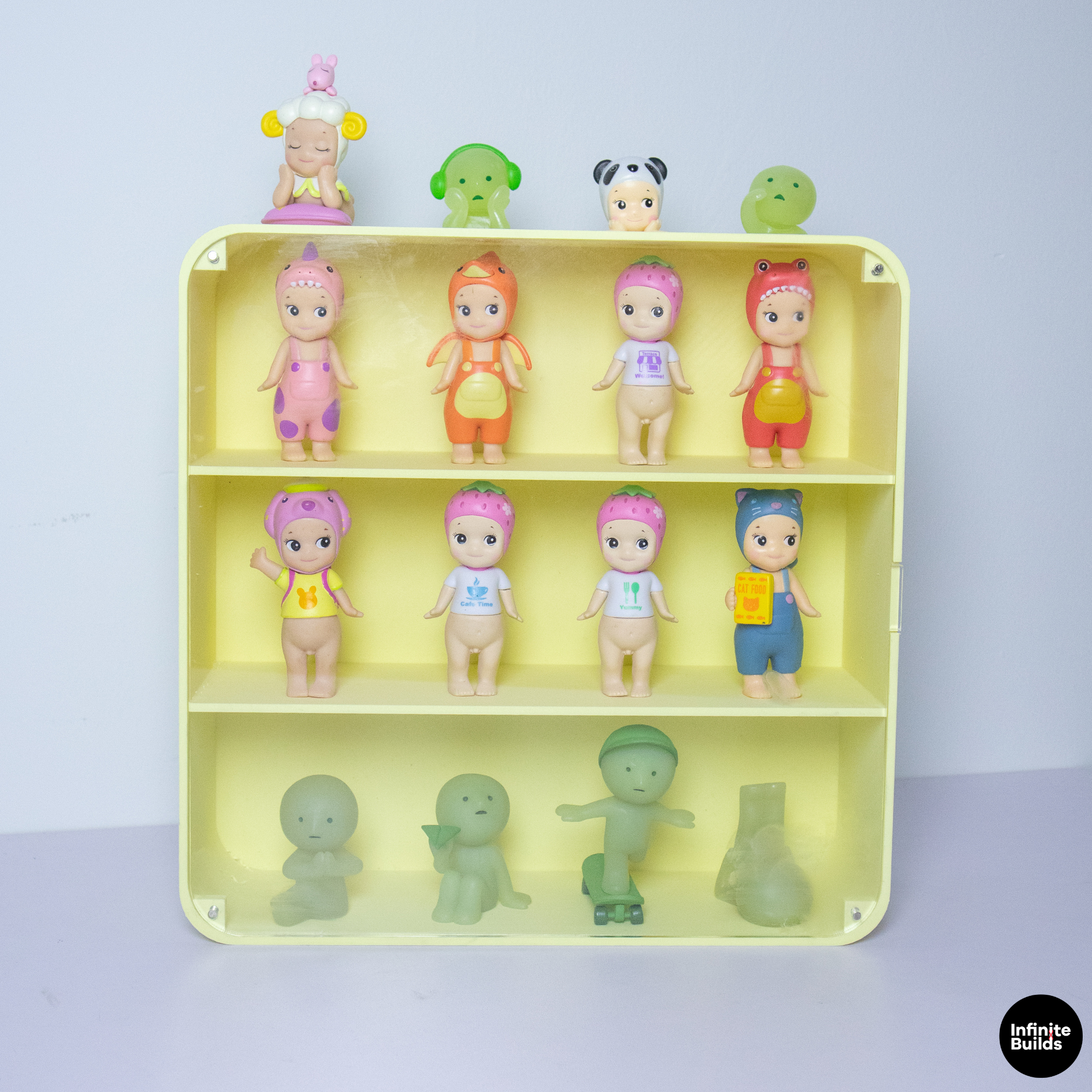 SMISKI & Sonny Angel Display Shelf Art Toy