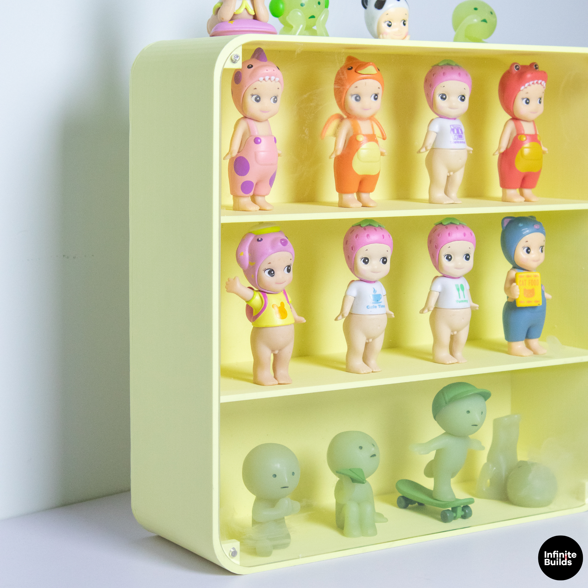 SMISKI & Sonny Angel Display Shelf Art Toy