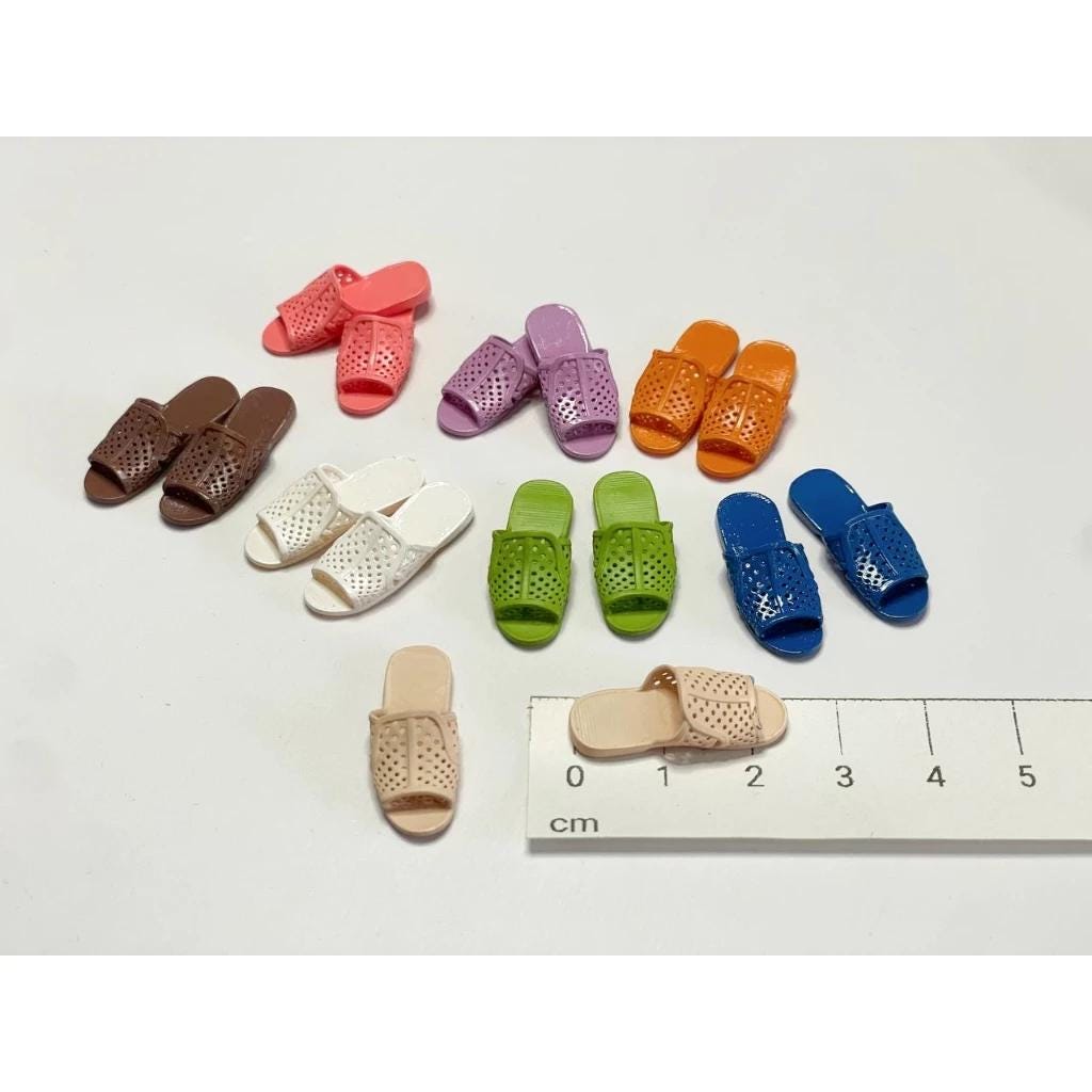 Miniature Vietnamese Honeycomb Sandals | 1:6 Scale Pair | Multi-Color Options | ABS Plastic | Dollhouse Shoes | Retro Asian Footwear Mini