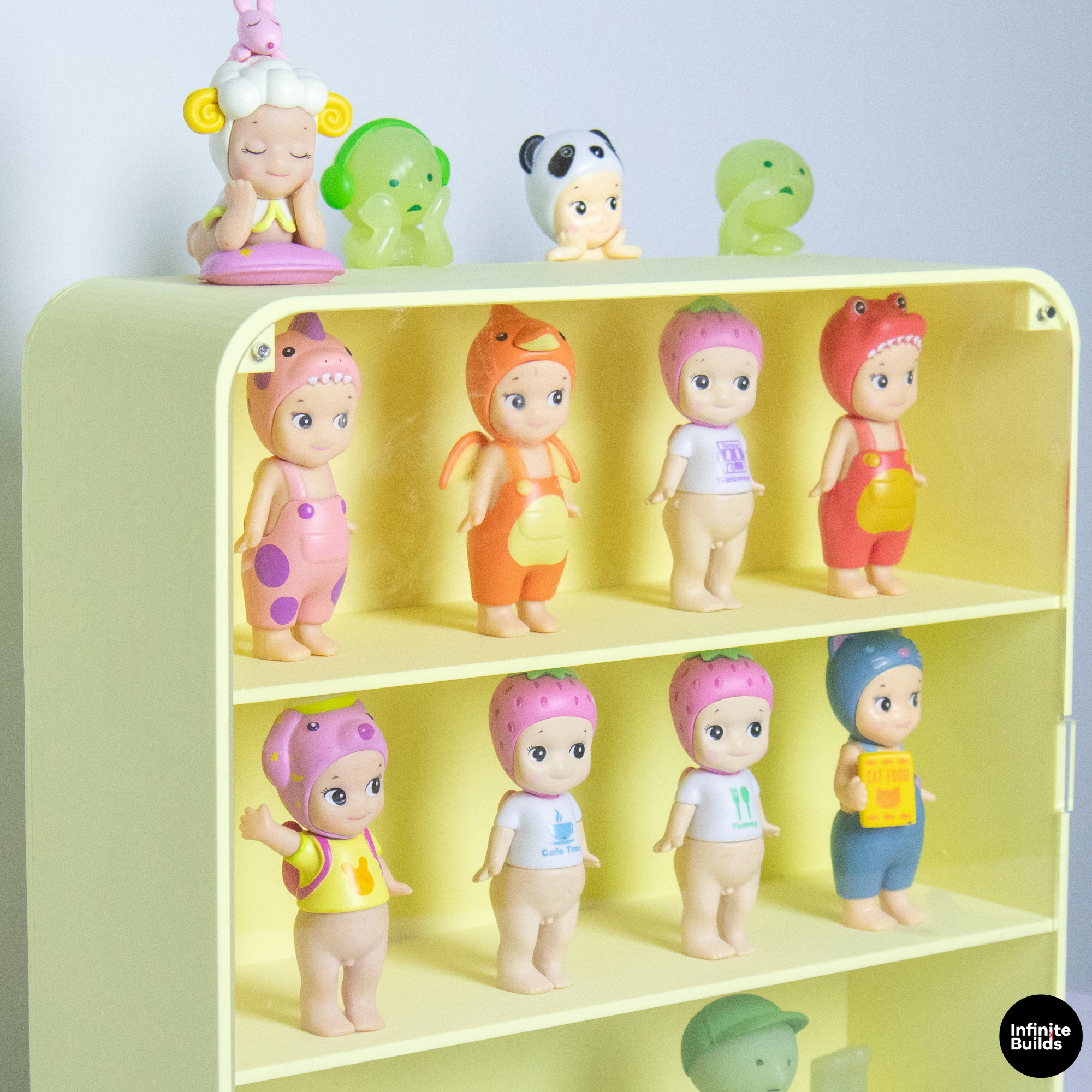 SMISKI & Sonny Angel Display Shelf Art Toy