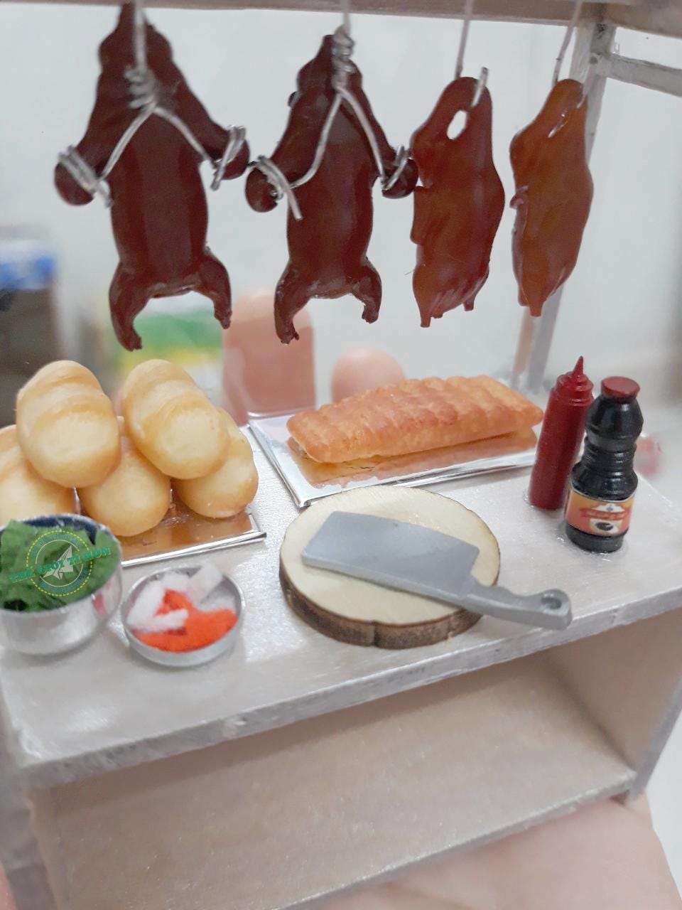 Miniature Roasted Pig DIY Kit: Vietnamese Street Food Stall Collectible