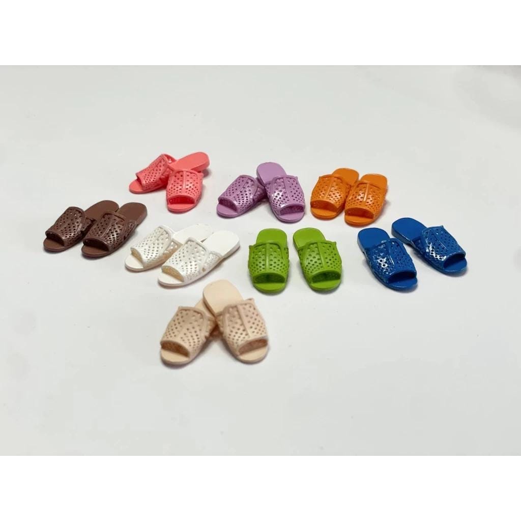 Miniature Vietnamese Honeycomb Sandals | 1:6 Scale Pair | Multi-Color Options | ABS Plastic | Dollhouse Shoes | Retro Asian Footwear Mini