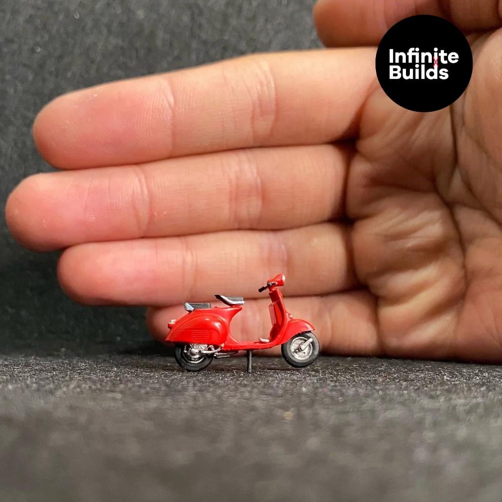 Miniature Vespa Motorbike | 1:64 Scale | Diorama Miniature | Italian Motorbike | 3D Resin Print | Hand painted | Scale Model