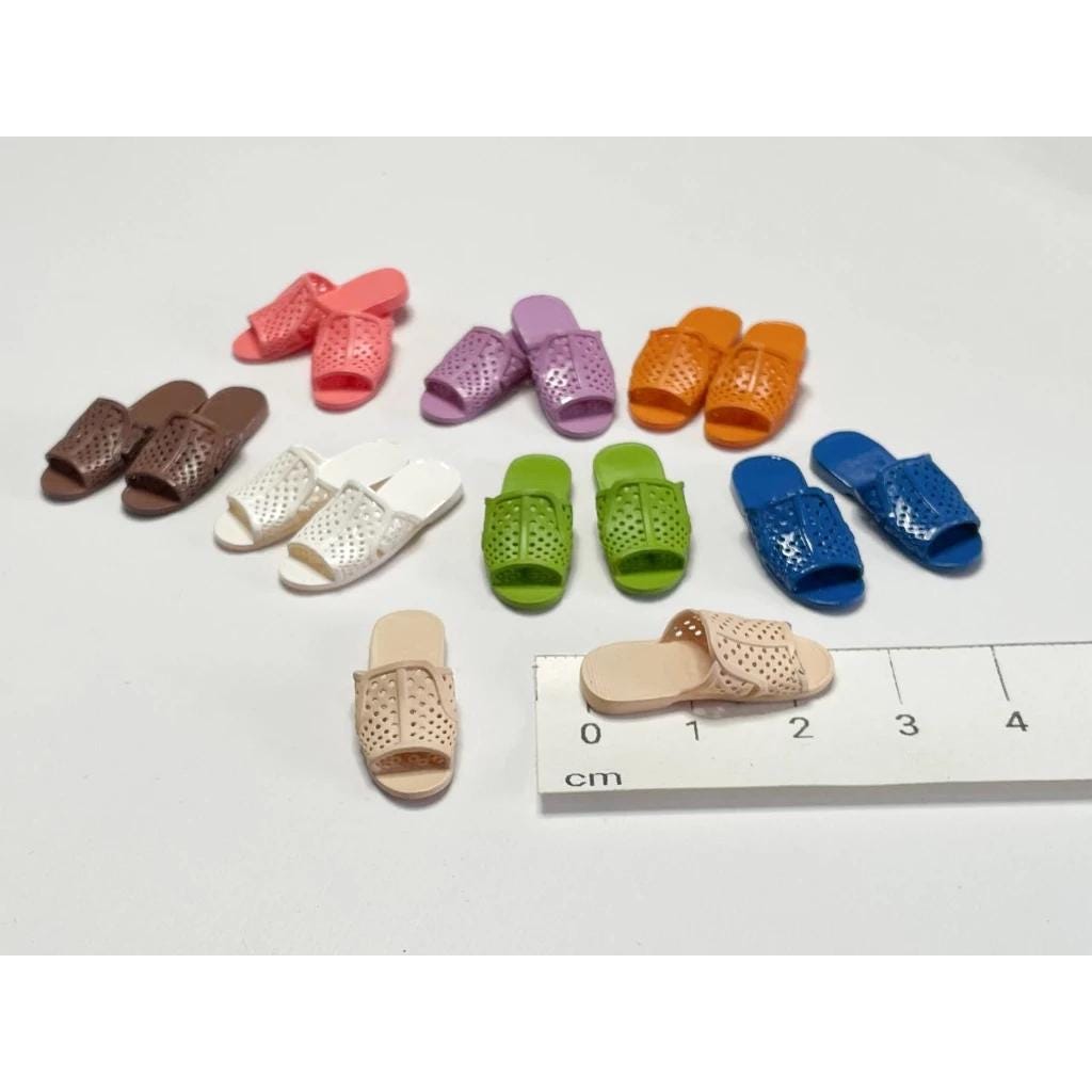 Miniature Vietnamese Honeycomb Sandals | 1:6 Scale Pair | Multi-Color Options | ABS Plastic | Dollhouse Shoes | Retro Asian Footwear Mini
