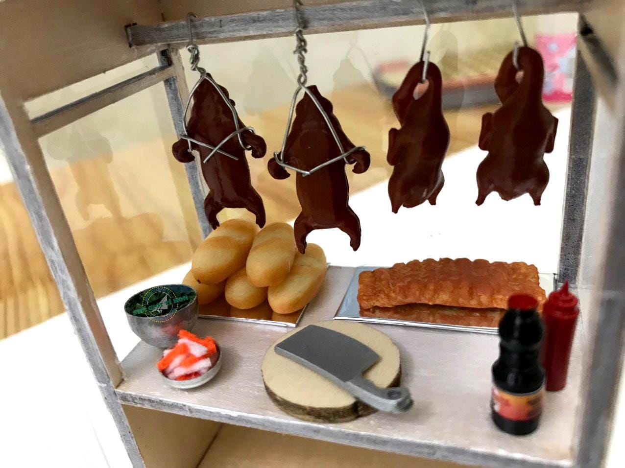 Miniature Roasted Pig DIY Kit: Vietnamese Street Food Stall Collectible
