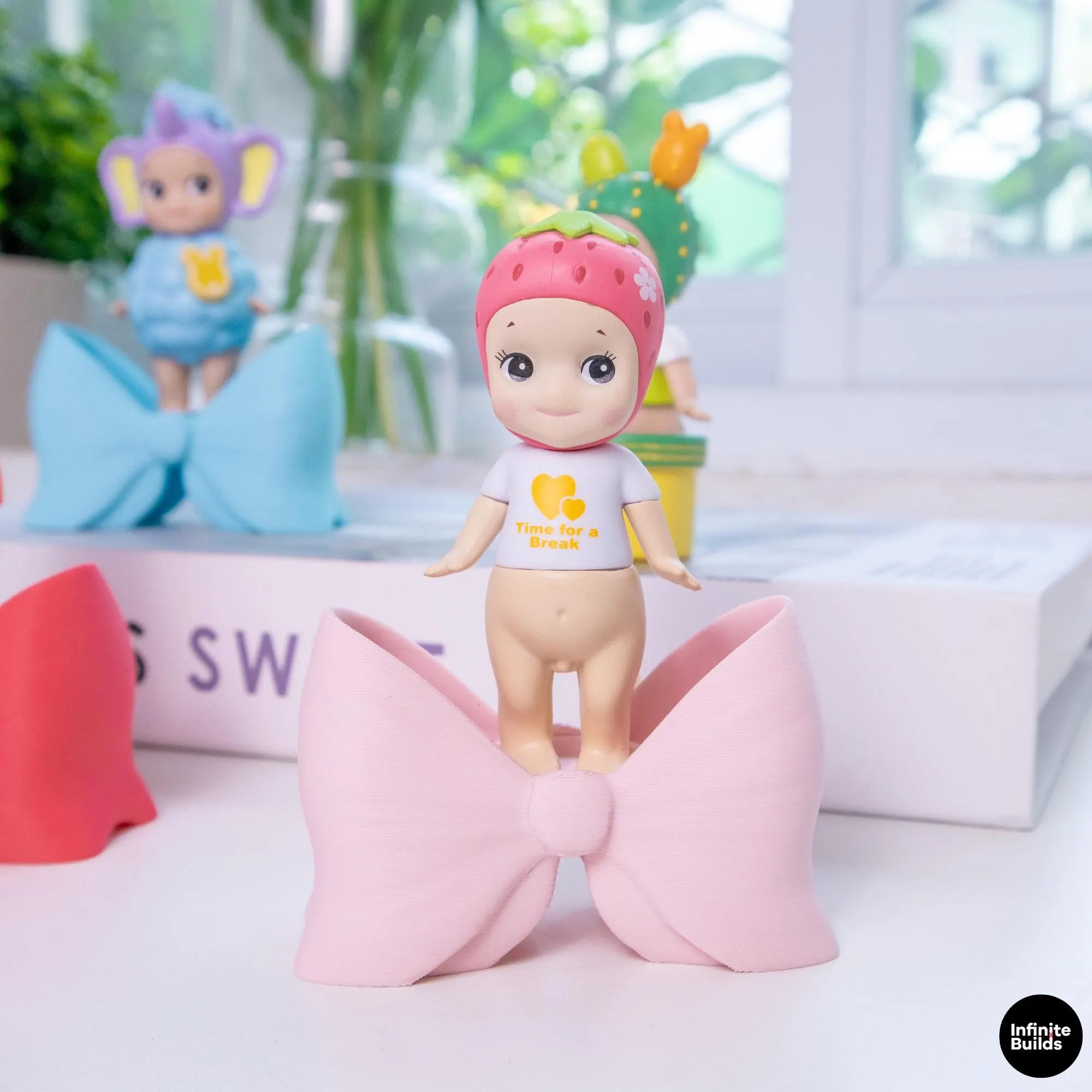 Sonny Angel Bow Tie Display Stand | 1:12 Scale | 3D Printed Mini Holder | Kawaii Desk Decor | Smiski Furniture Style | Gift for Collectors