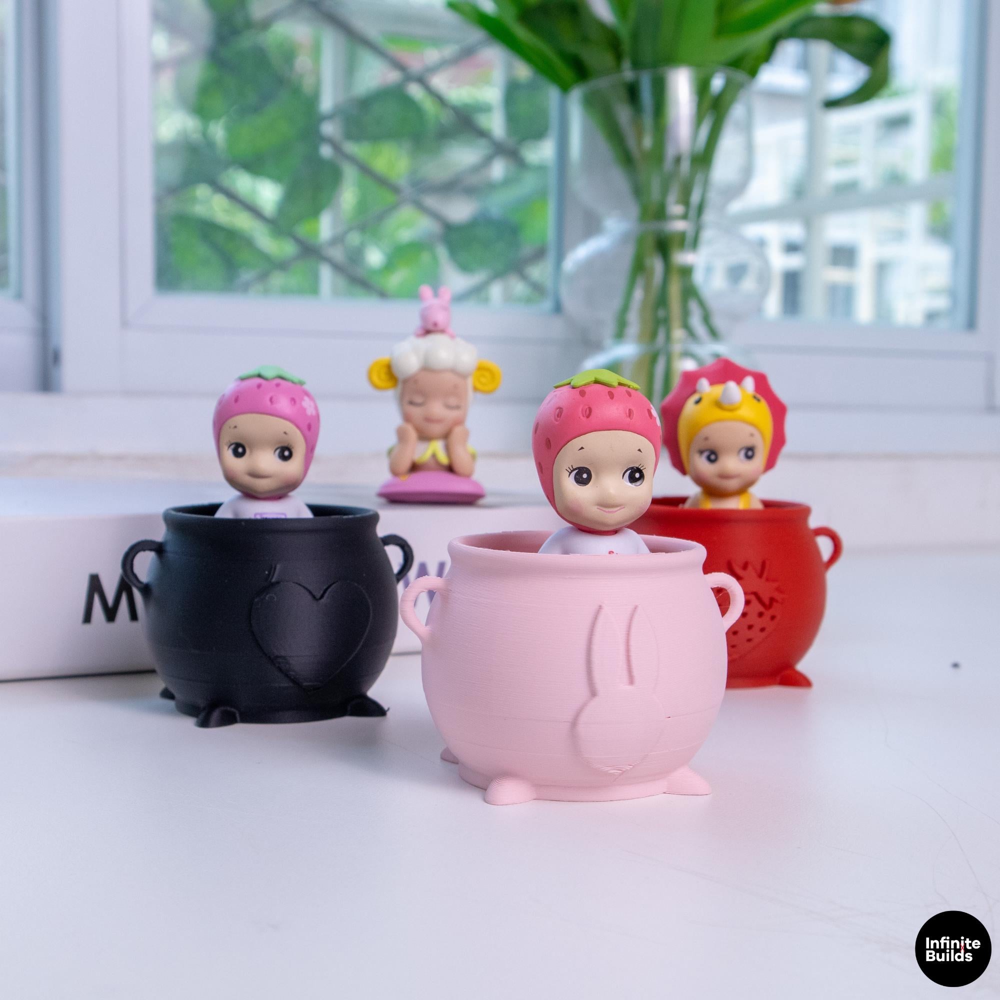 Sonny Angel Cauldron Display | 1:12 Scale | 3D Printed Mini Pot | Kawaii Desk Decor | Smiski Furniture Style | Gift for Collectors