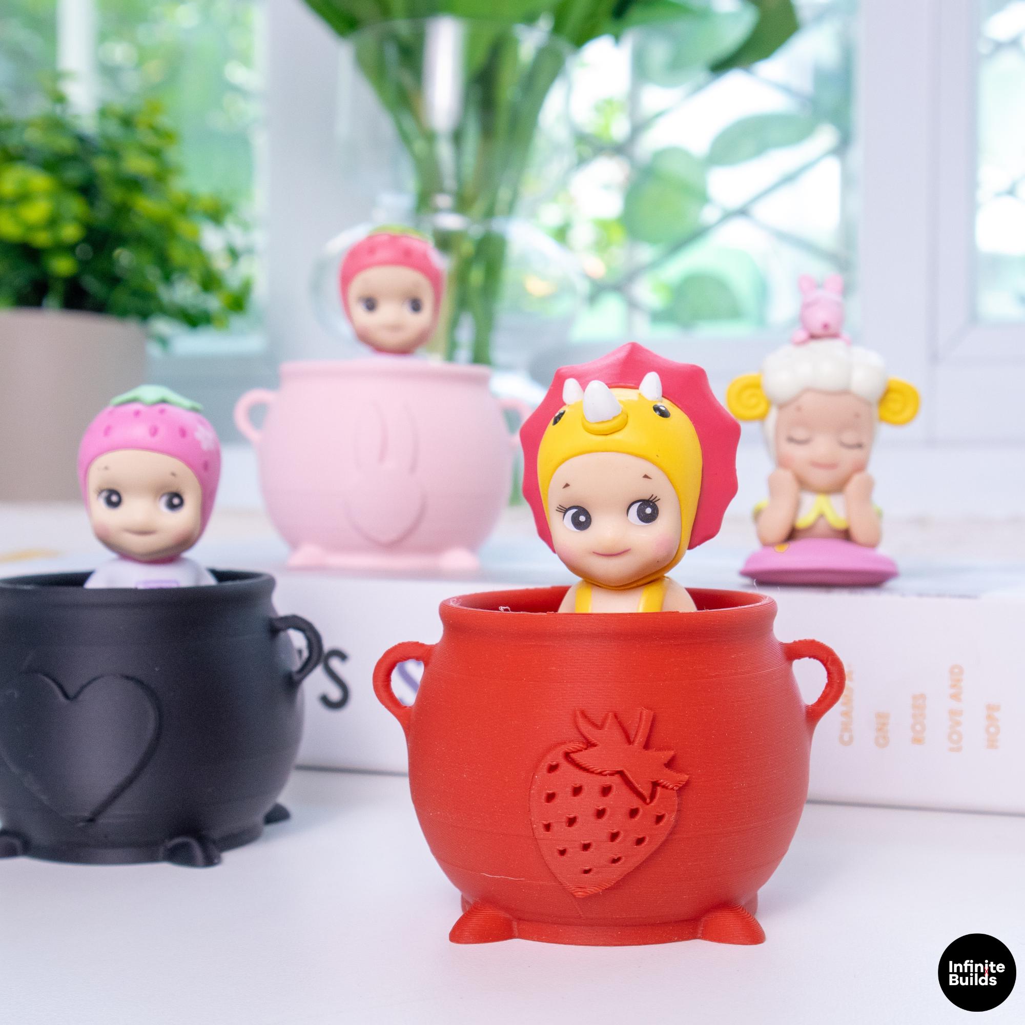 Sonny Angel Cauldron Display | 1:12 Scale | 3D Printed Mini Pot | Kawaii Desk Decor | Smiski Furniture Style | Gift for Collectors