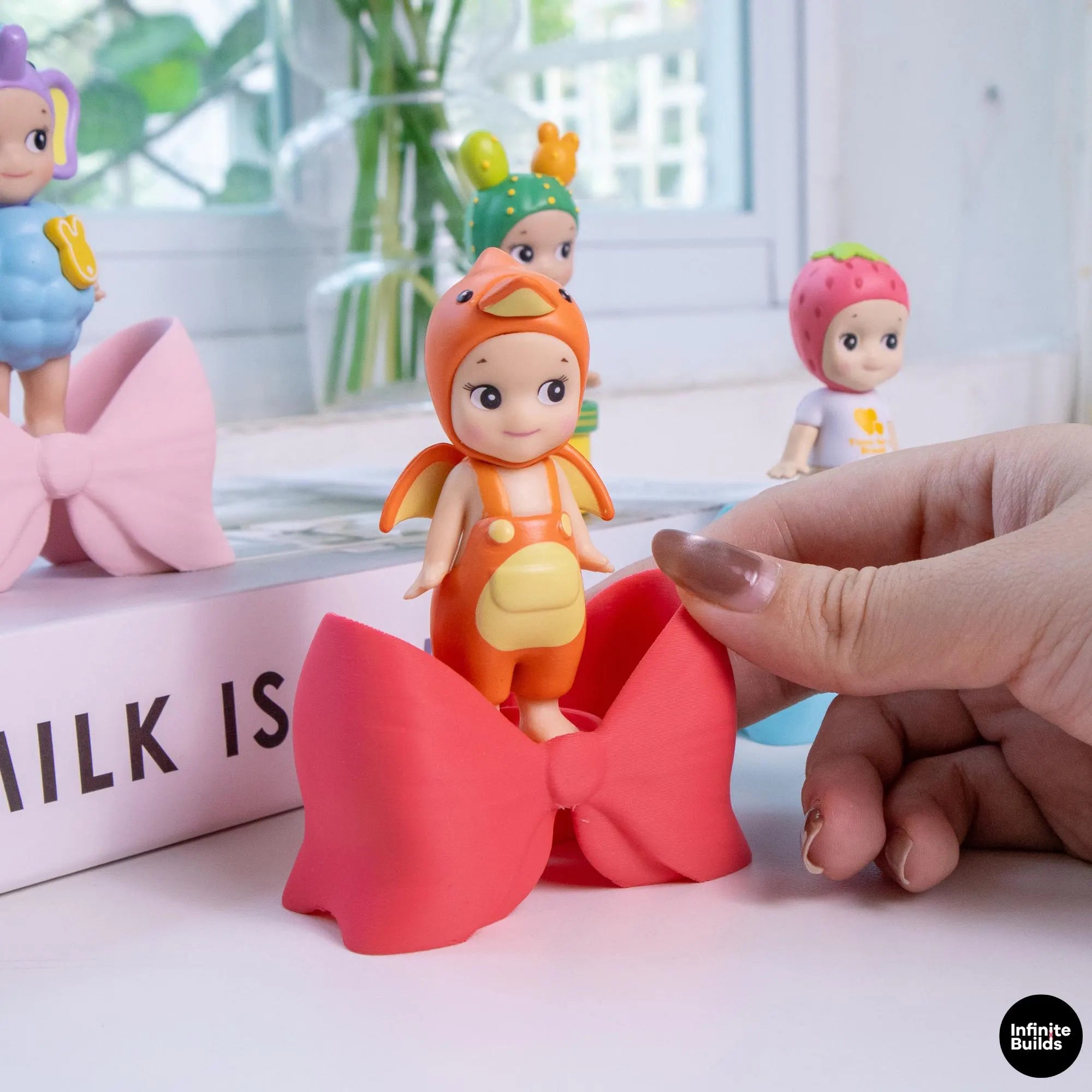 Sonny Angel Bow Tie Display Stand | 1:12 Scale | 3D Printed Mini Holder | Kawaii Desk Decor | Smiski Furniture Style | Gift for Collectors