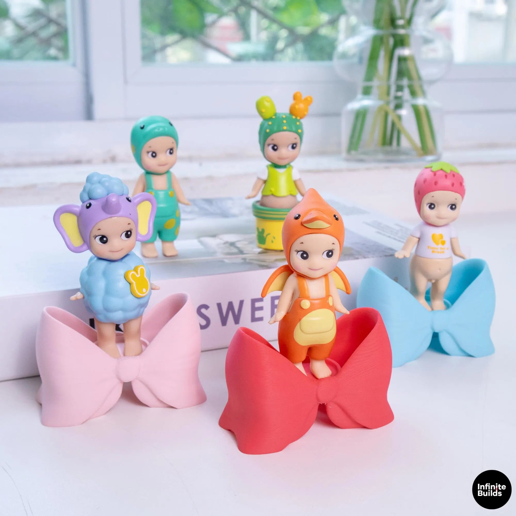 Sonny Angel Bow Tie Display Stand | 1:12 Scale | 3D Printed Mini Holder | Kawaii Desk Decor | Smiski Furniture Style | Gift for Collectors