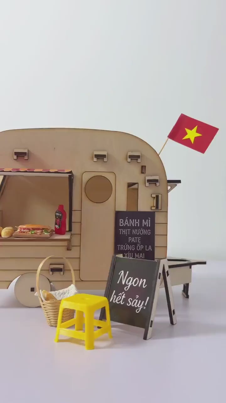Vintage Camper Birdhouse Banh Mi Food Truck